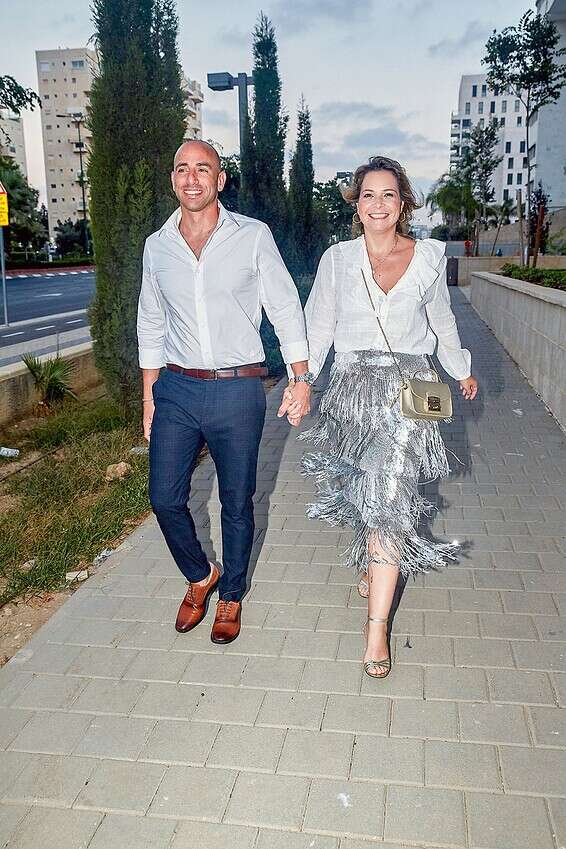 שירי ולירן. עברו להתגורר בת